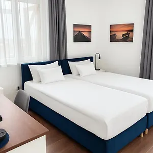 Rooftop With Underground Parking 3* Будапешт
